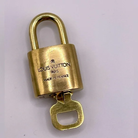 100% Authentic and pre loved Louis Vuitton - Gold Lock and Key set - #313 - Picture 3 of 6